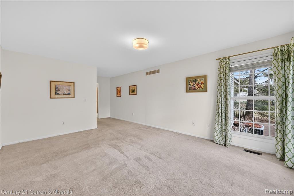7307 Danbury Drive, West Bloomfield, MI — Photo 25