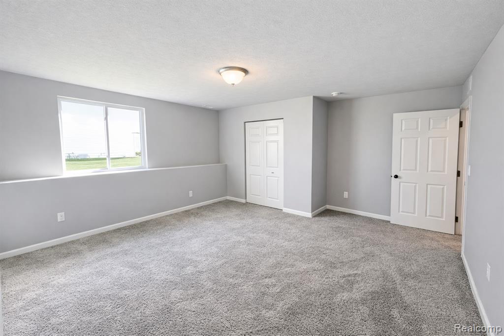 10450 Schrier Lane, Portage, MI 49024 — Photo 11
