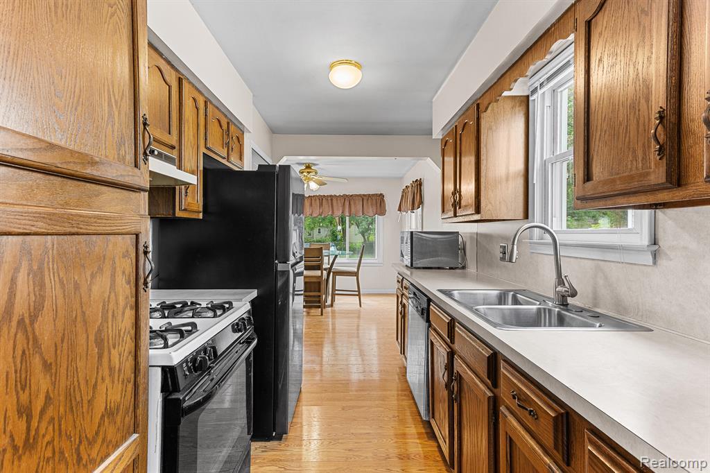 7491 Dacosta, Redford, MI 48239 — Photo 6