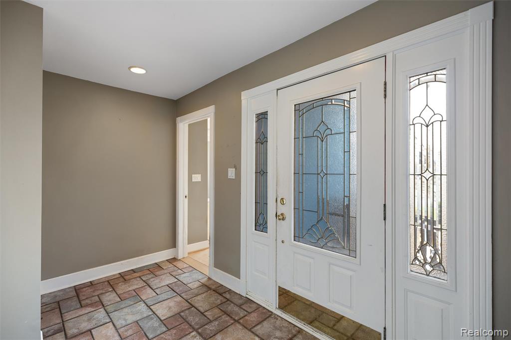 590 Hillwood, White Lake, MI 48383 — Photo 7