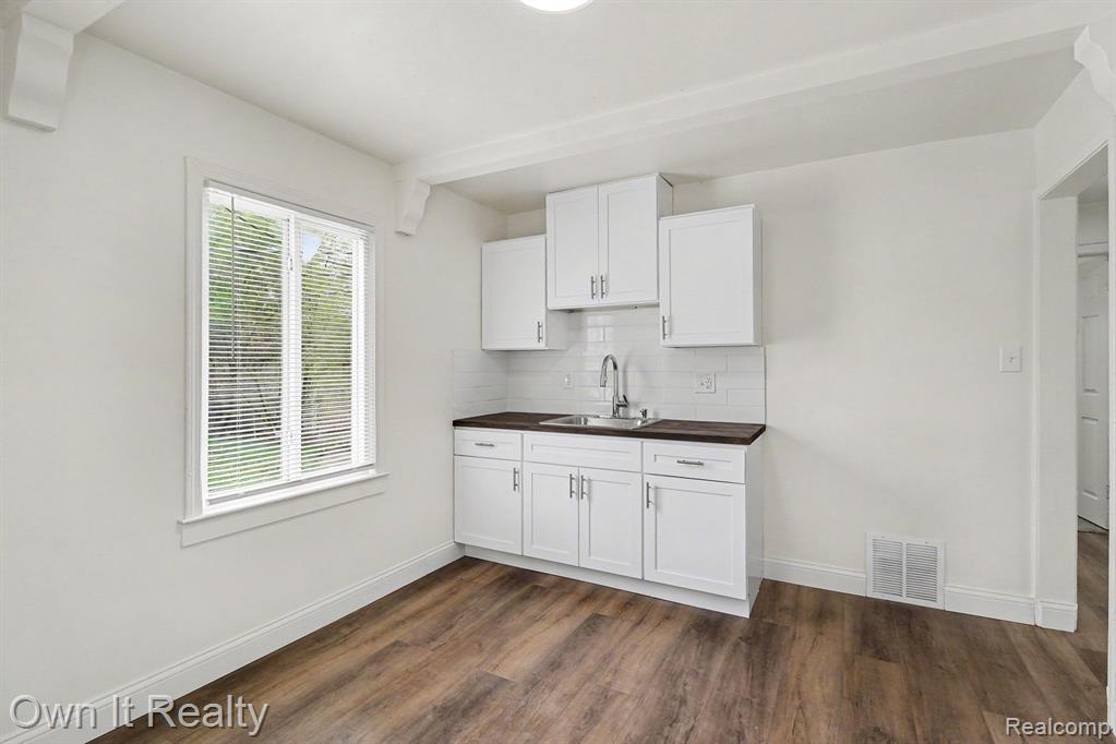 16678 Collingham Drive, Detroit, MI 48205 — Photo 10