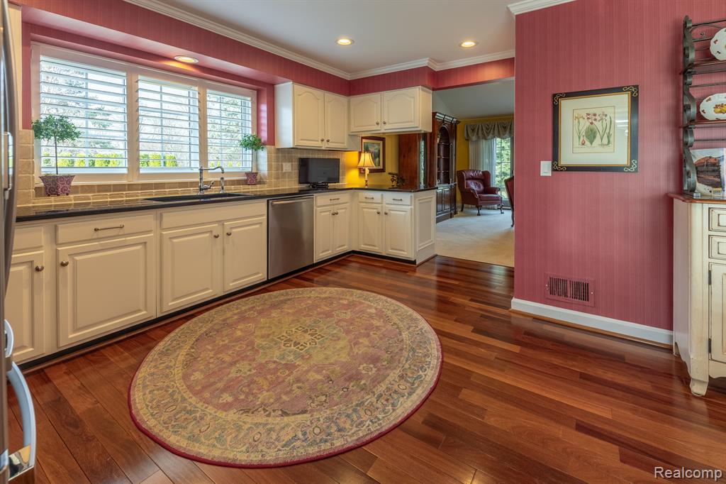 900 DREW Drive, Troy, MI 48098 — Photo 10