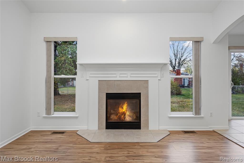 4852 Burberry Drive, Warren, MI 48092 — Photo 9