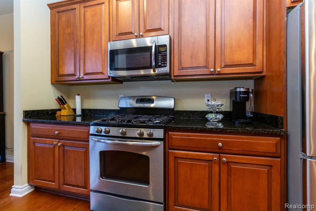4370 Bennett Park Circle, Troy, MI 48085 — Photo 15