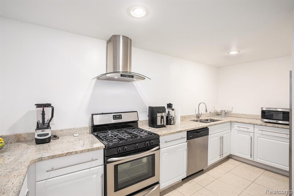 6535 Pond Drive, Washington, MI — Photo 40