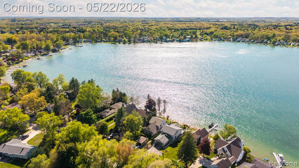 9350 Silverside, South Lyon, MI 48178 — Photo 2