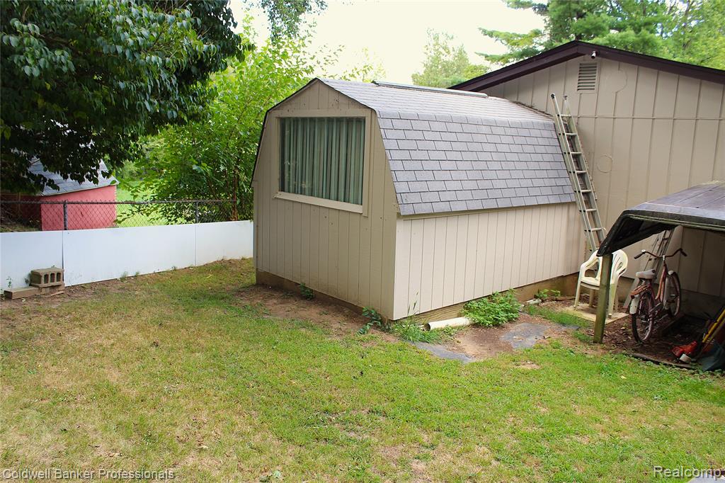 10593 9 Mile Road, Whitmore Lake, MI 48189 — Photo 19