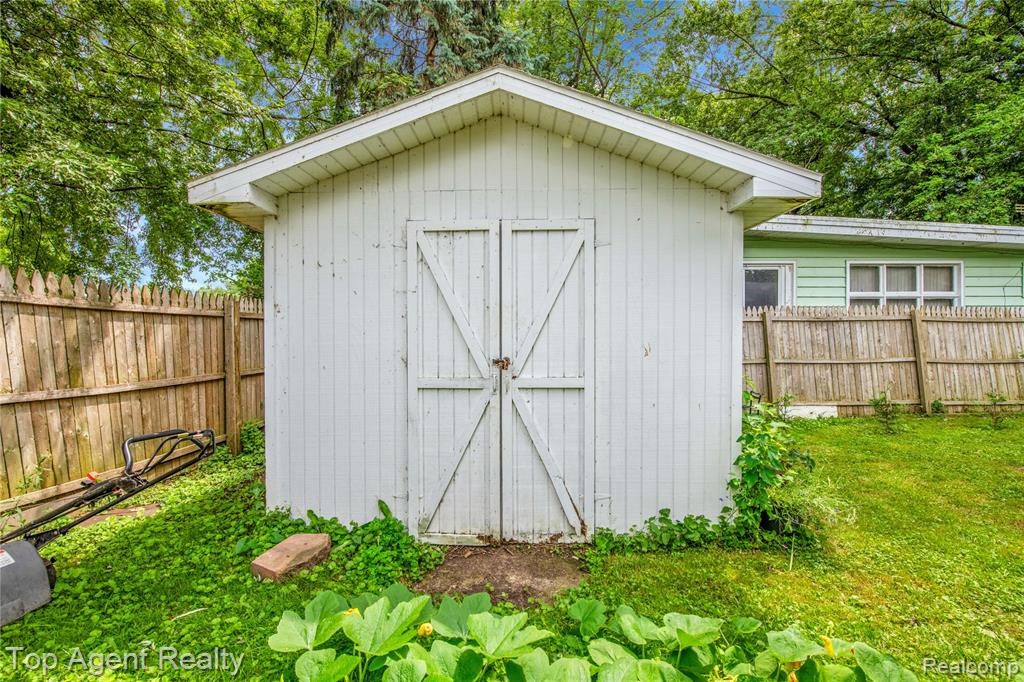 5648 Parkview Street, Newport, MI 48166 — Photo 20