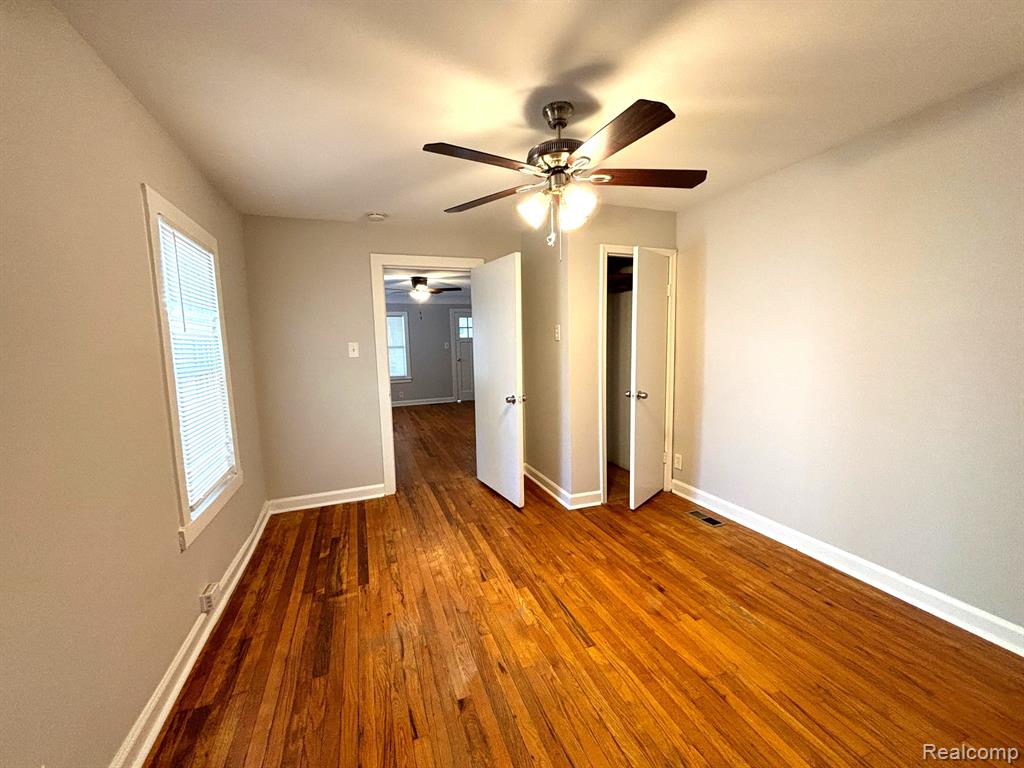 594 ANDRESEN, Hazel Park, MI 48030 — Photo 9