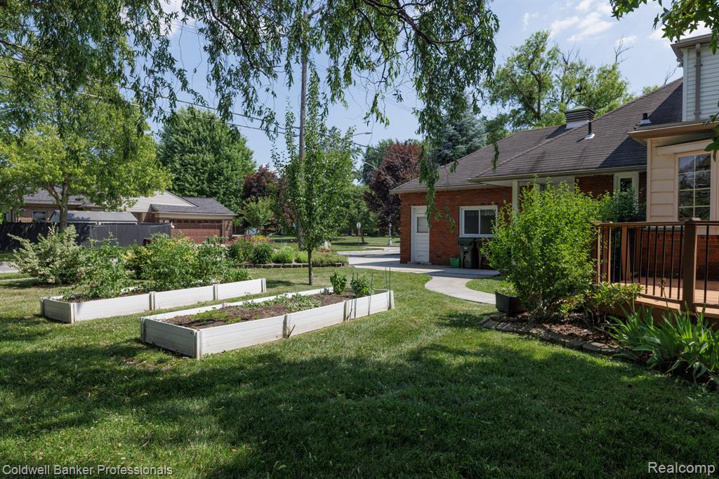 1416 N Renaud Road, Grosse Pointe Woods, MI 48236 — Photo 9