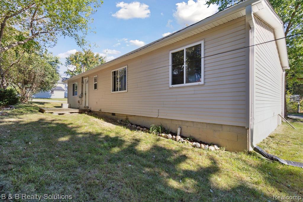 6685 BRUSH Street, North Branch, MI 48461 — Photo 26