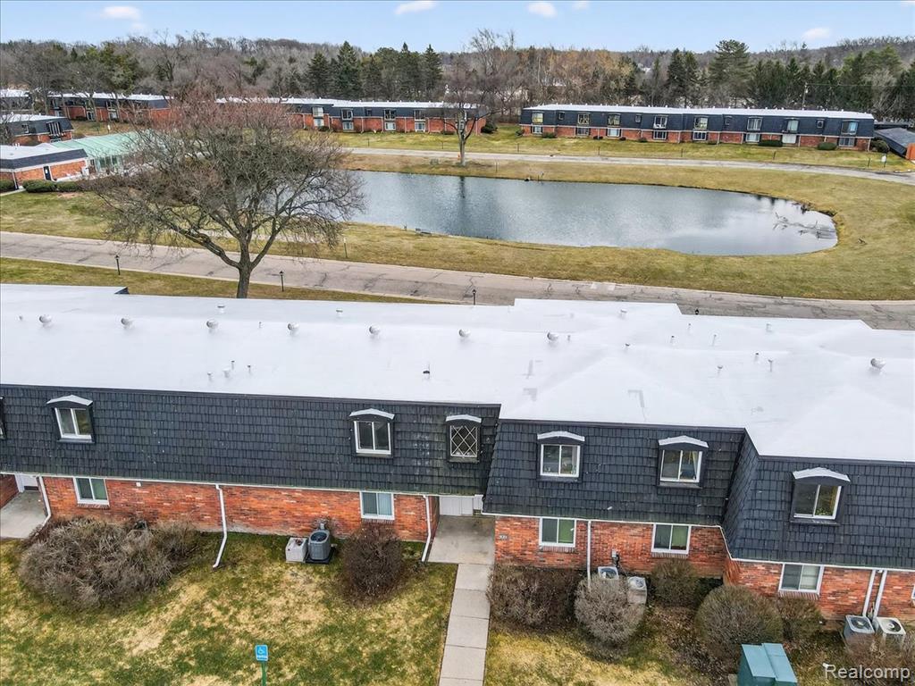 1878 Colonial Village Way, 4, Waterford, MI 48328 — Photo 26