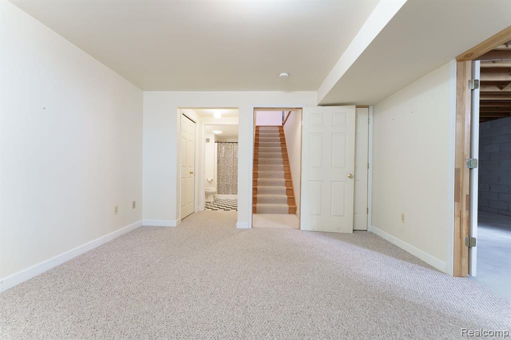 530 N GRAND Avenue, Fowlerville, MI 48836 — Photo 20