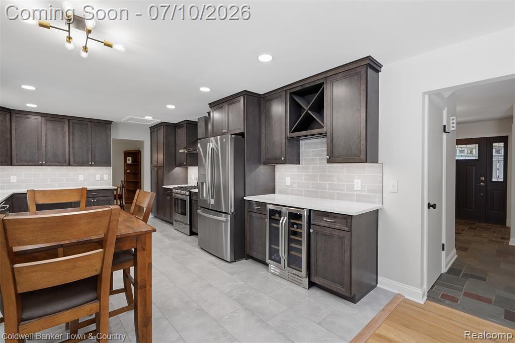 4301 Macqueen Drive, West Bloomfield, MI 48323 — Photo 18
