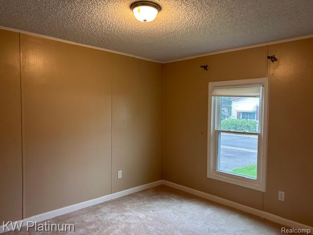 48606 Lakeview Circle, Shelby Twp, MI 48317 — Photo 32