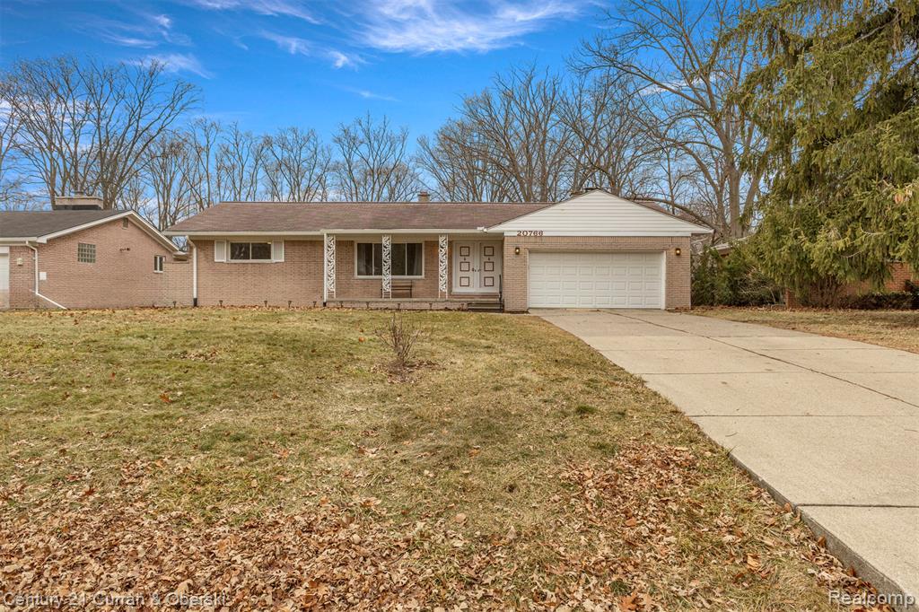 20766 Hcl Jackson, Grosse Ile, MI 48138 — front exterior