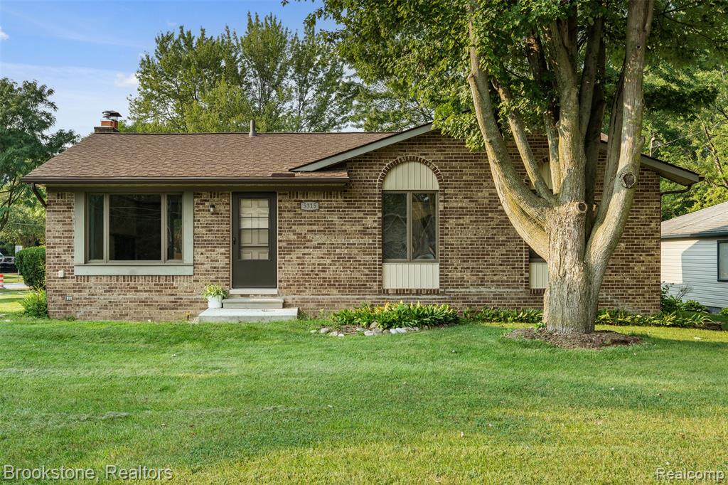 5315 Plymouth Street, Sterling Heights, MI 48310 — Photo 8