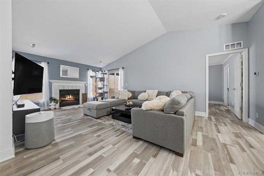 56075 Chesapeake Circle, 242, Utica, MI 48316 — Photo 5