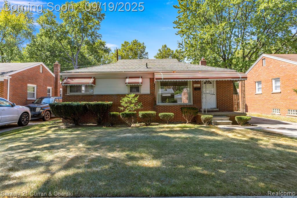 9001 Leverne, Redford, MI 48239 — Photo 2