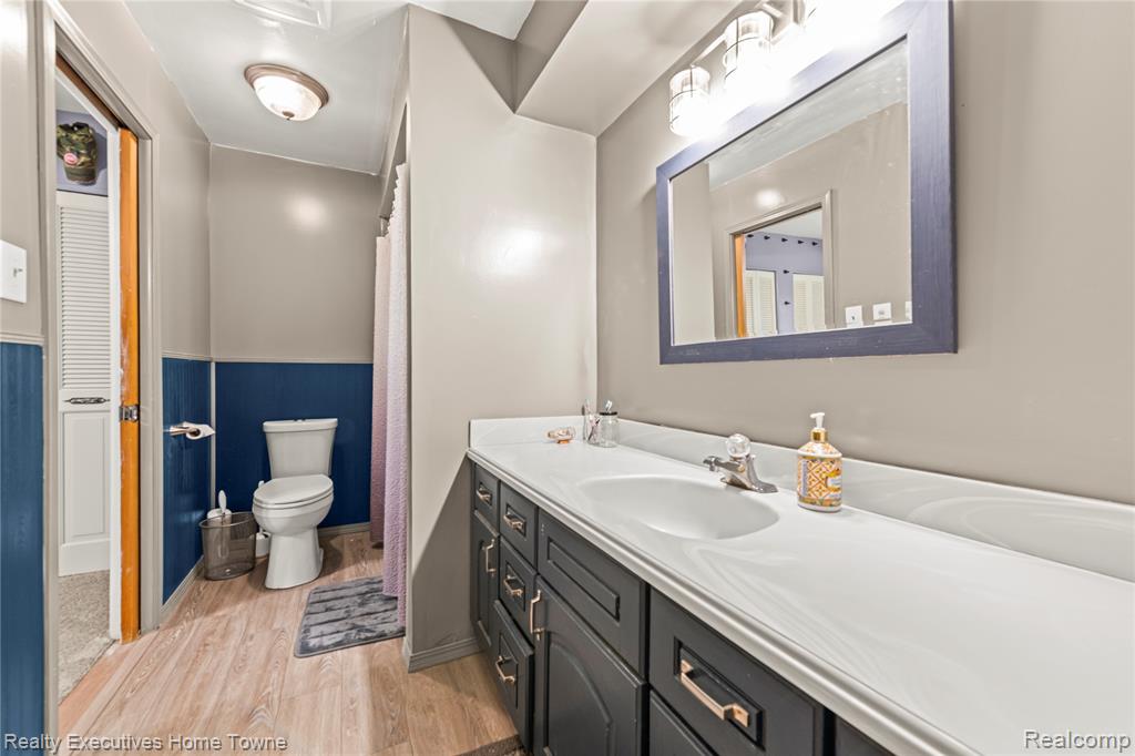 29667 Newport Drive, Warren, MI 48088 — Photo 23