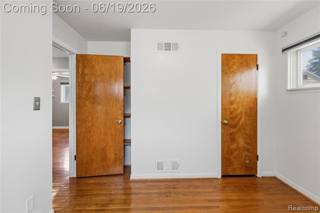 7228 Sterling Street, Center Line, MI 48015 — Photo 13