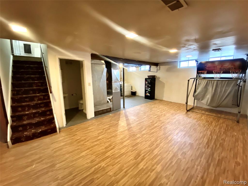 8474 Chesterfield Drive, Swartz Creek, MI 48473 — Photo 28
