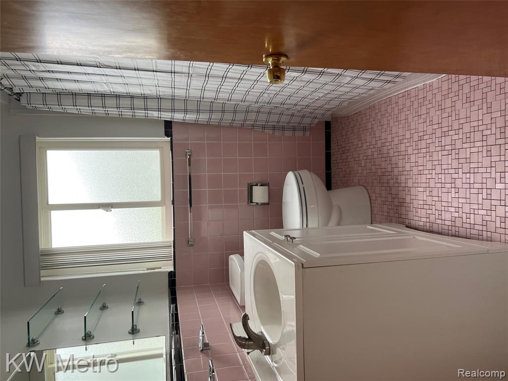 8251 Darlene Street, Warren, MI 48093 — Photo 7