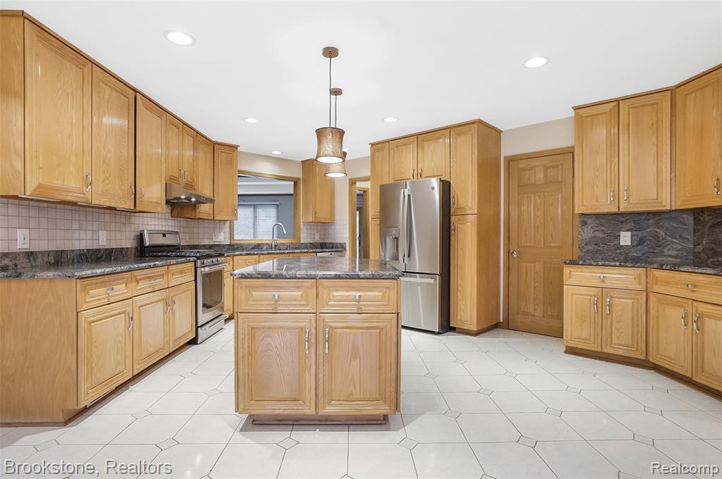 8948 Chestnut Run Drive, Shelby Twp, MI 48317 — Photo 7