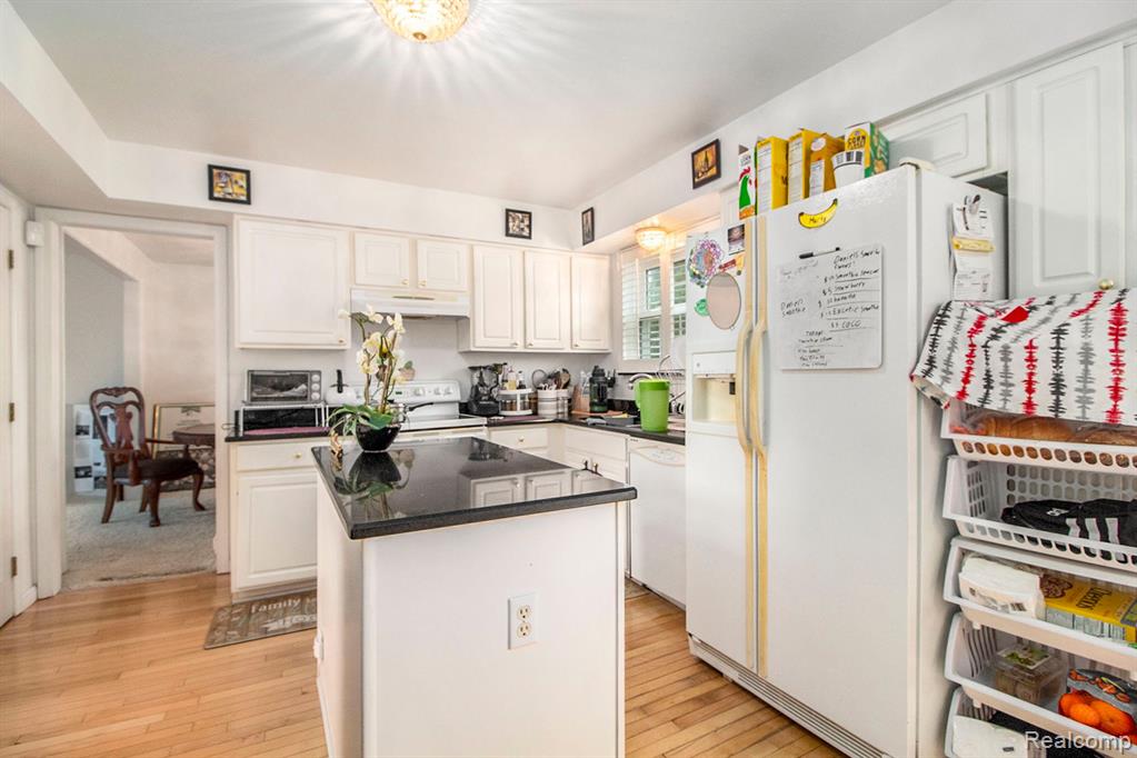 14661 WILDBROOK Drive, Van Buren, MI 48111 — Photo 12