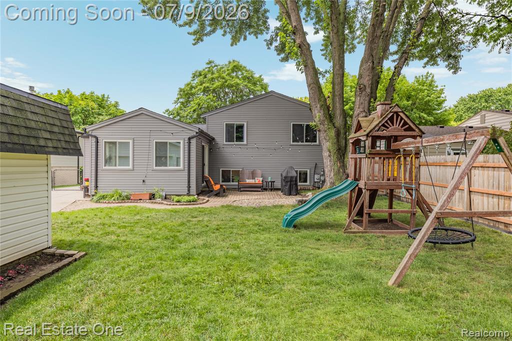 42118 Villanova Drive, Sterling Heights, MI 48313 — Photo 4