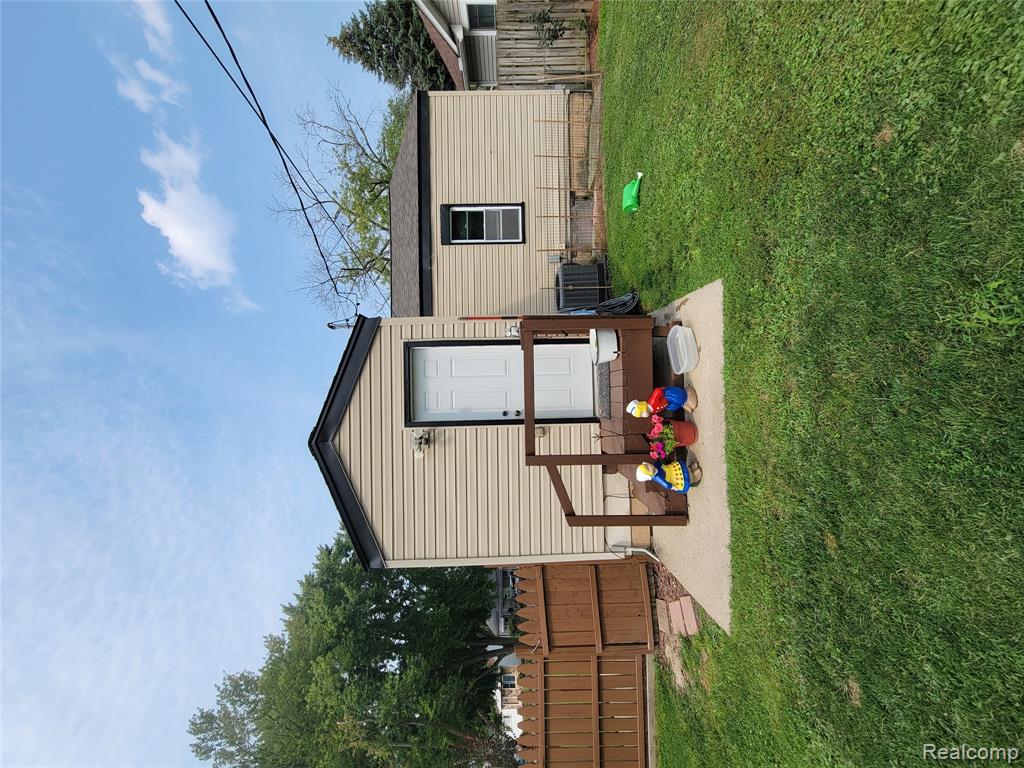 5869 Hipp Street, Taylor, MI 48180 — Photo 4