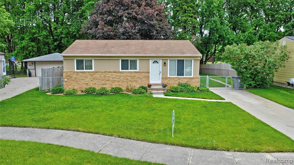 42428 Greenbrier Lane, Clinton Twp, MI 48038 — Photo 35