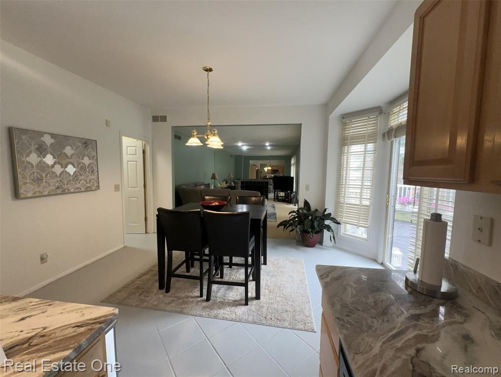 7476 Colchester Lane, West Bloomfield, MI — Photo 13