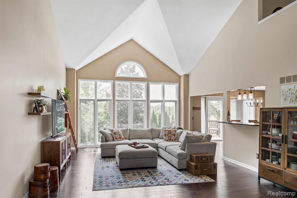 4096 Villager Dr Drive, Lake Orion, MI — Photo 8