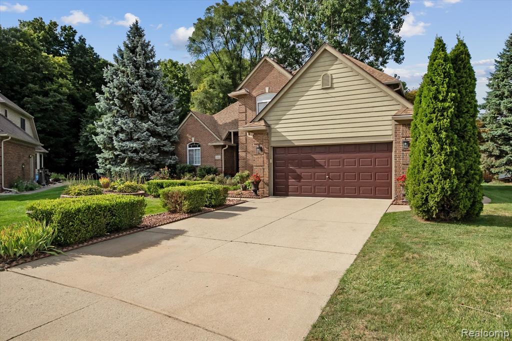 5061 Whitby Drive, Sterling Heights, MI 48314 — Photo 2