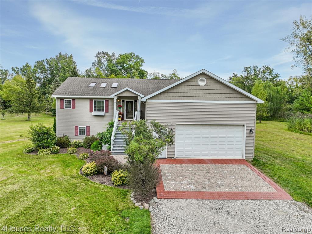 4087 Silver Valley Drive, Lake Orion, MI — Photo 2