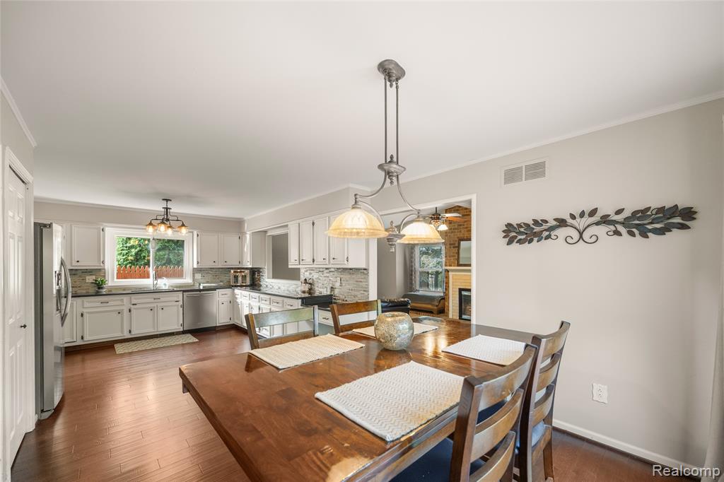 46073 Hollowoode Lane, Macomb, MI 48044 — Photo 12