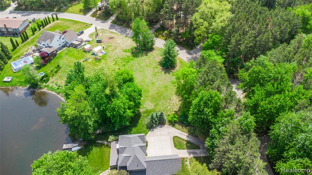 9076 Pineview Lake Court, Linden, MI 48451 — Photo 10