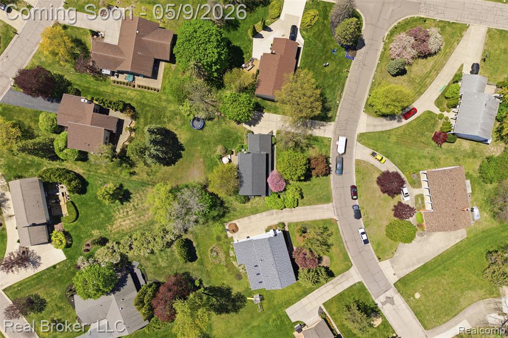 5037 Bantry Drive, West Bloomfield, MI — Photo 42