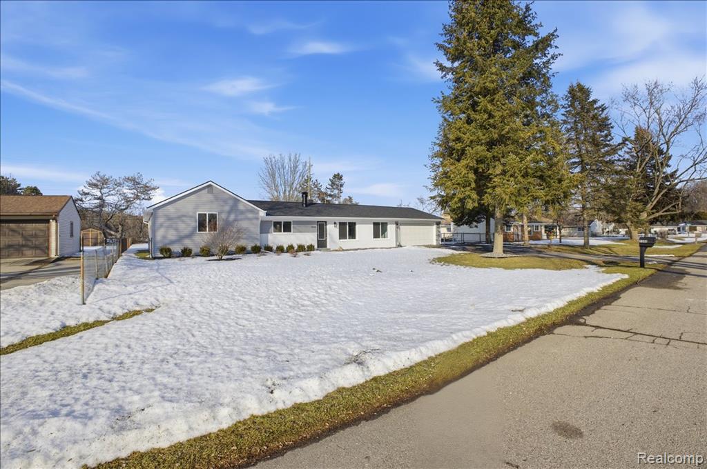 5348 Burgundy Drive, Clarkston, MI — Photo 38