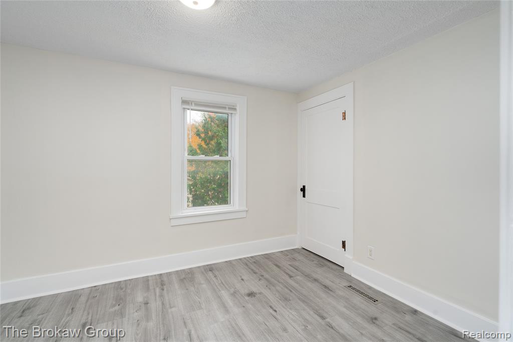 736 N Main Street, Almont, MI 48003 — Photo 35