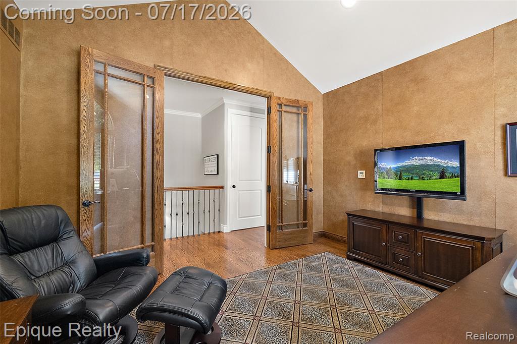 565 Shady Oaks Street, Lake Orion, MI 48362 — Photo 47