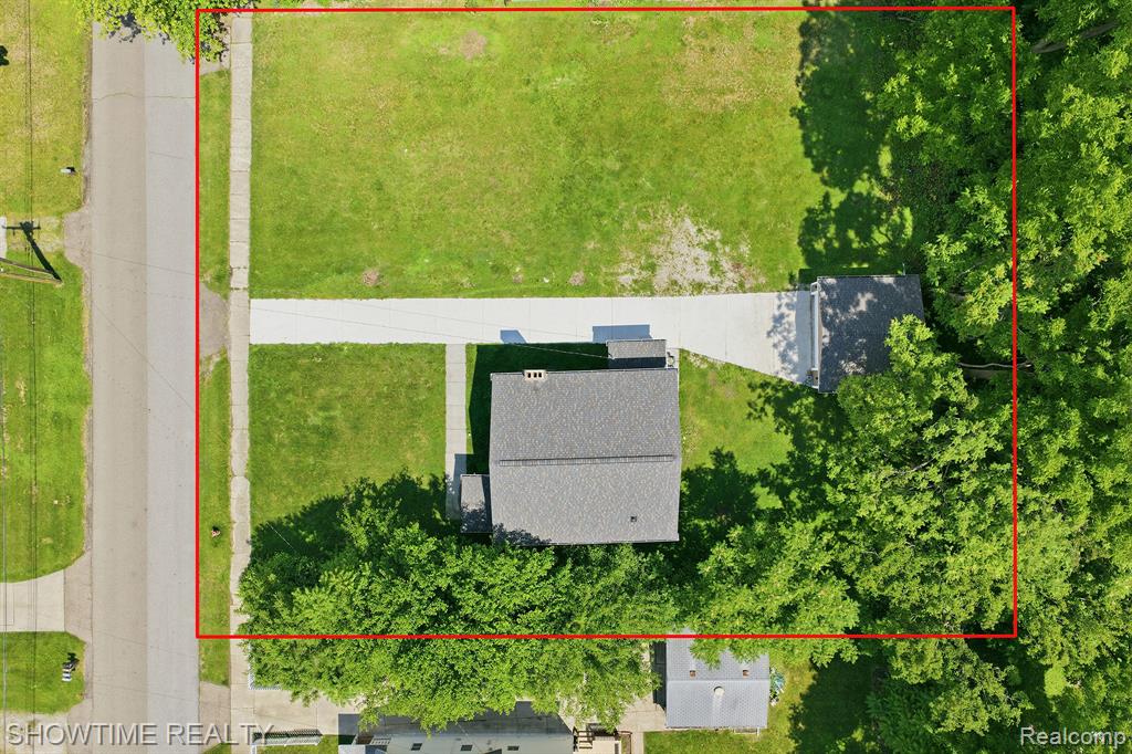 19320 Gaylord, Redford, MI 48240 — Photo 40