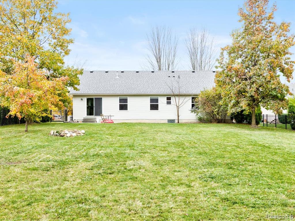 2125 S Delano Street, St. Clair, MI 48079 — Photo 31