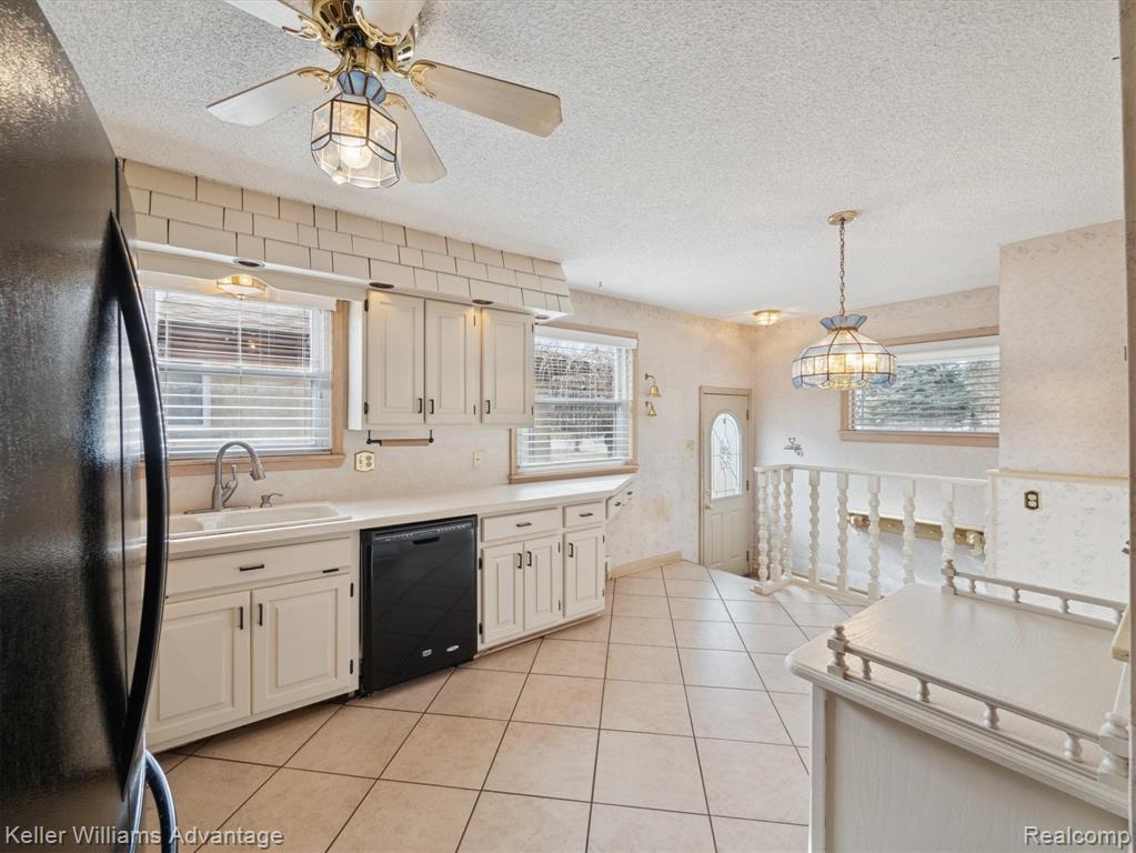 6450 Fenton Street, Dearborn Heights, MI 48127 — Photo 10