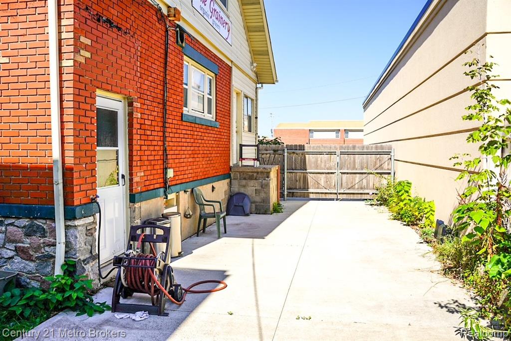 809 Church Street, Flint, MI 48502 — Photo 16