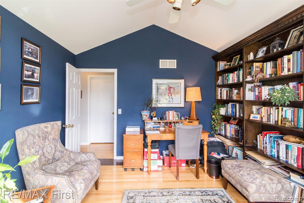 8598 GOLF LANE Drive, Commerce Twp, MI 48382 — Photo 17