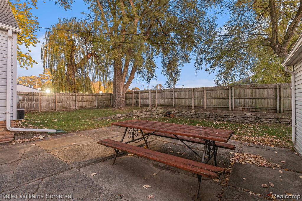 1571 Baldwin Avenue, Pontiac, MI 48340 — Photo 23