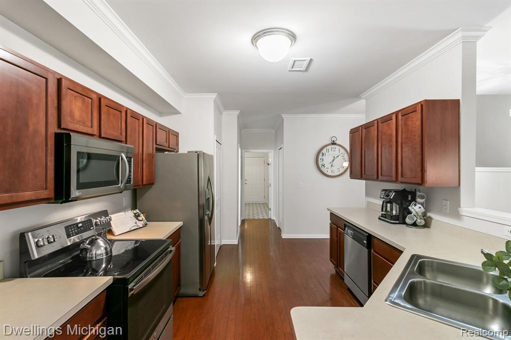 753 ABBINGTON, Howell, MI 48843 — Photo 12