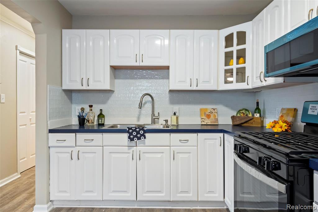 8818 Clippert Street, Taylor, MI 48180 — Photo 13